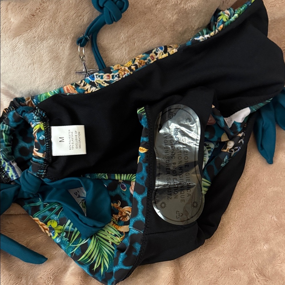 Tropical Print Bikini Set - Picture 3 of 4